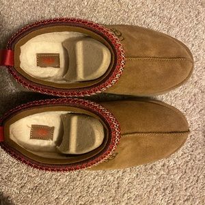 Womens Tazz Uggs Size 10 Chestnut